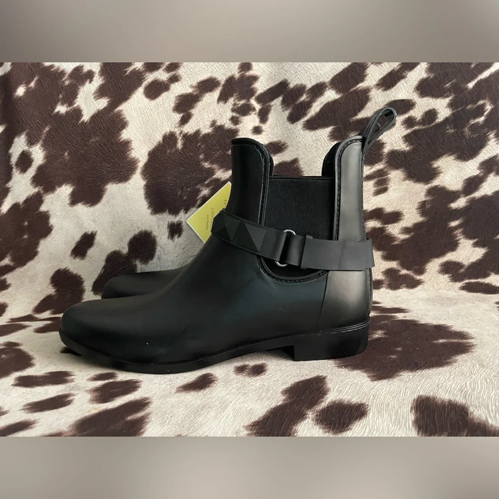 Women’s Black Rain Studded Ankle Boots size 9